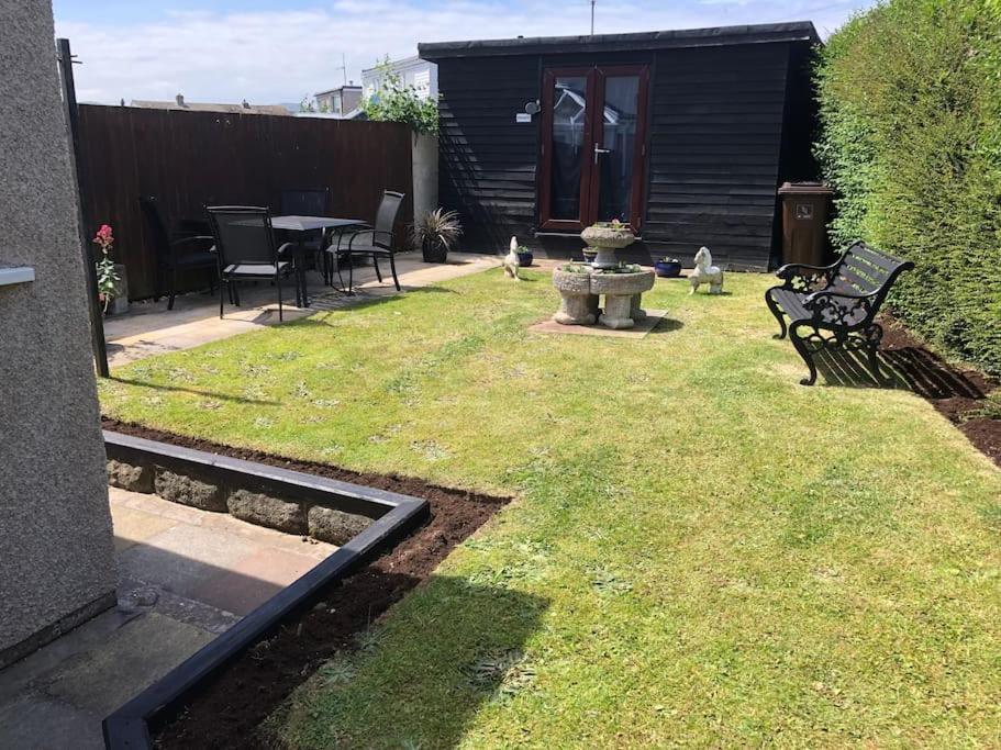Ogilvie Lodge Llandudno Junction Exterior foto